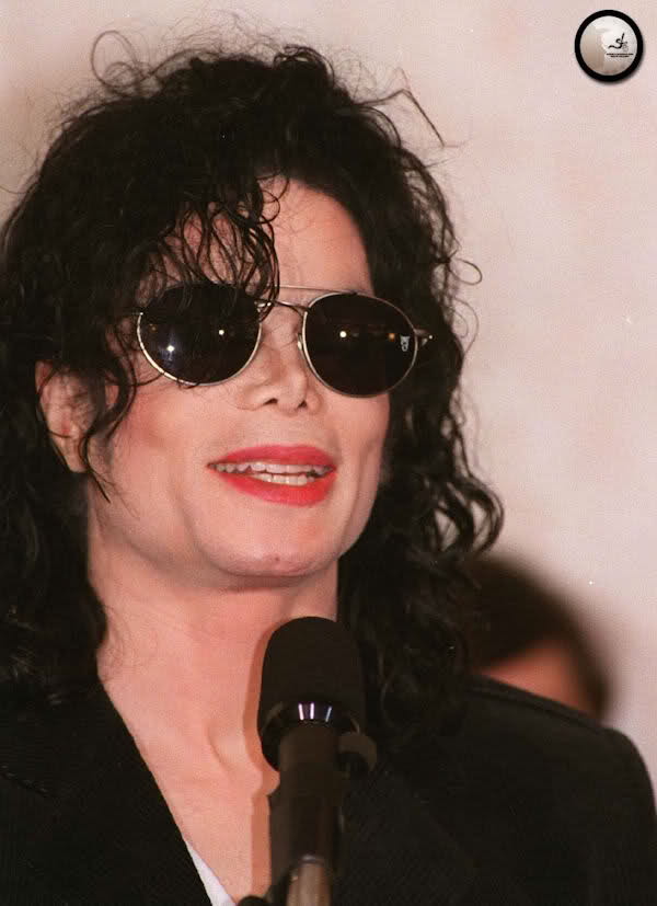 IL DONO DI MICHAEL..."Michael Jackson & Friends" - 1999- (Reportage) 2d170w10