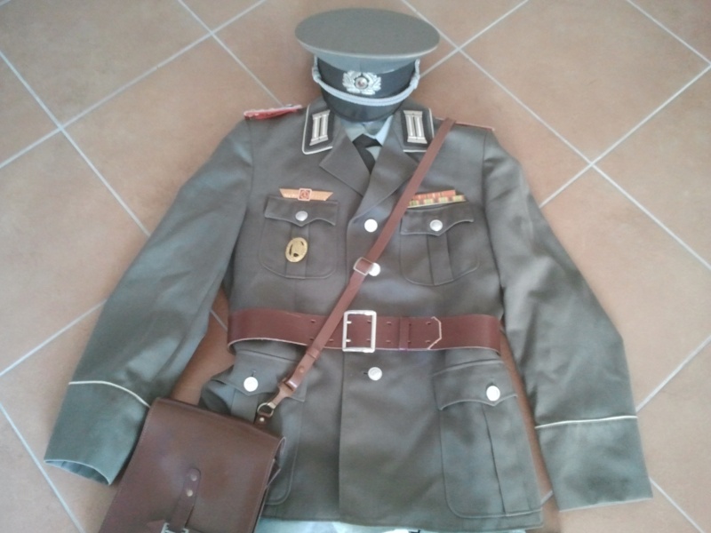 Uniforme complet RDA hauptmann 06410