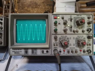 [DONNE] 2 oscilloscopes à réviser  Img_2268