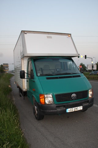 voiture - Camions/voitures aménagé(e)s: voyager avec nos chiens 23_mai10