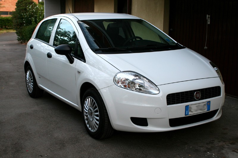 Atmosfear in "Bianco Sporco.......molto" - Fiat Grande Punto '08 Punto_21