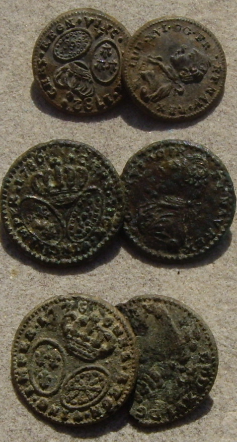 Paire de boutons monétiformes - Louis XVI - double Louis d'Or (*)   Imgp6713