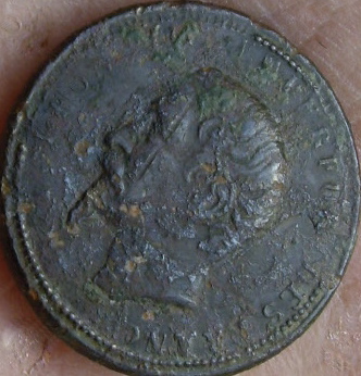 Bouton avec effigie Napoléon III  2ème empire Imgp8114