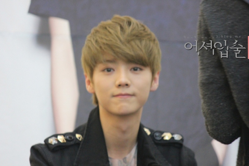 120510 EXO-M fansign event - Luhan |Part5|  79f0f710