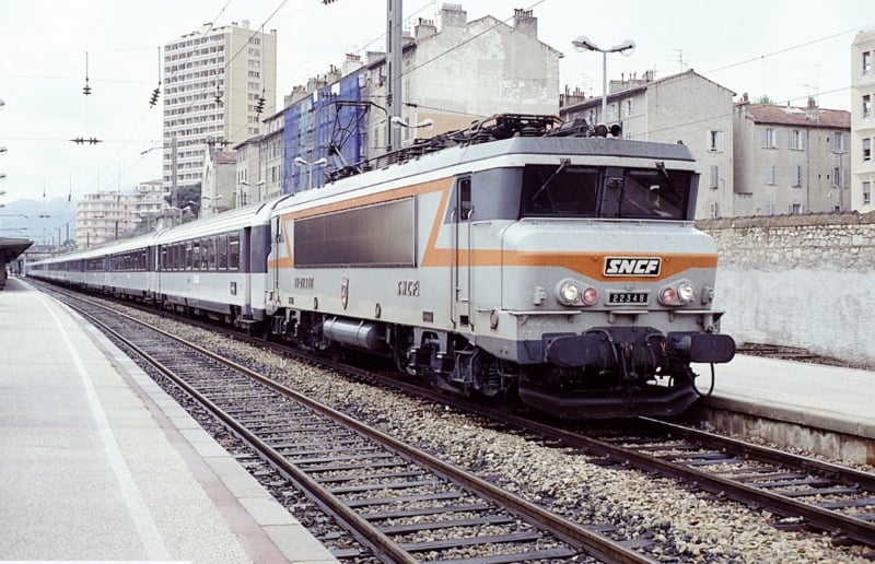 Locomotives BB 22201 à 22405 (surnom nez cassés) Toulon10