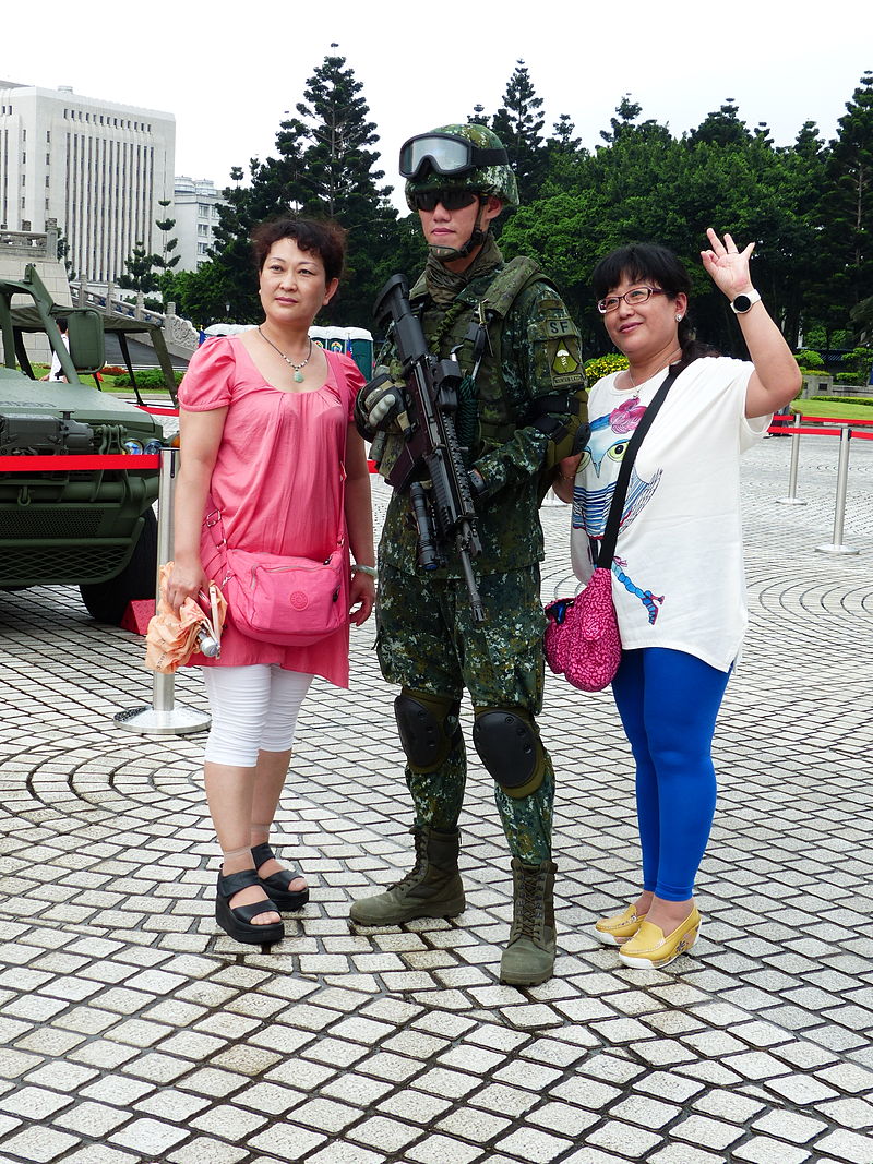 Examining Some Taiwanese Camos 800px-14
