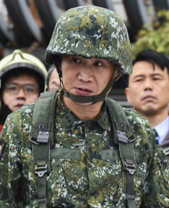 Examining Some Taiwanese Camos Army_r10