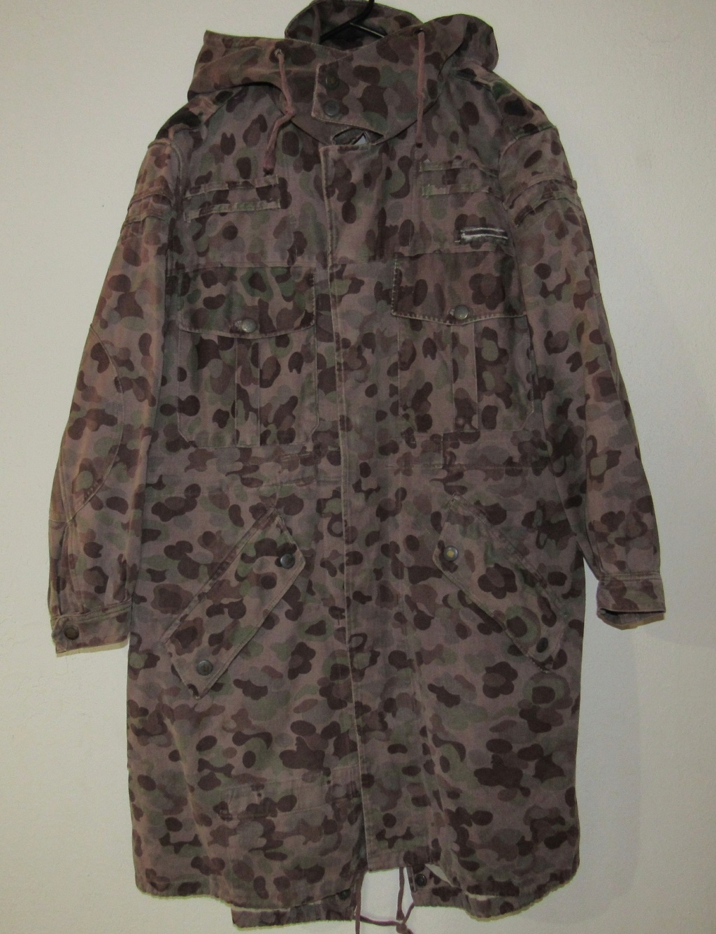 Some Austrian peadot, one unknown parka Austri10