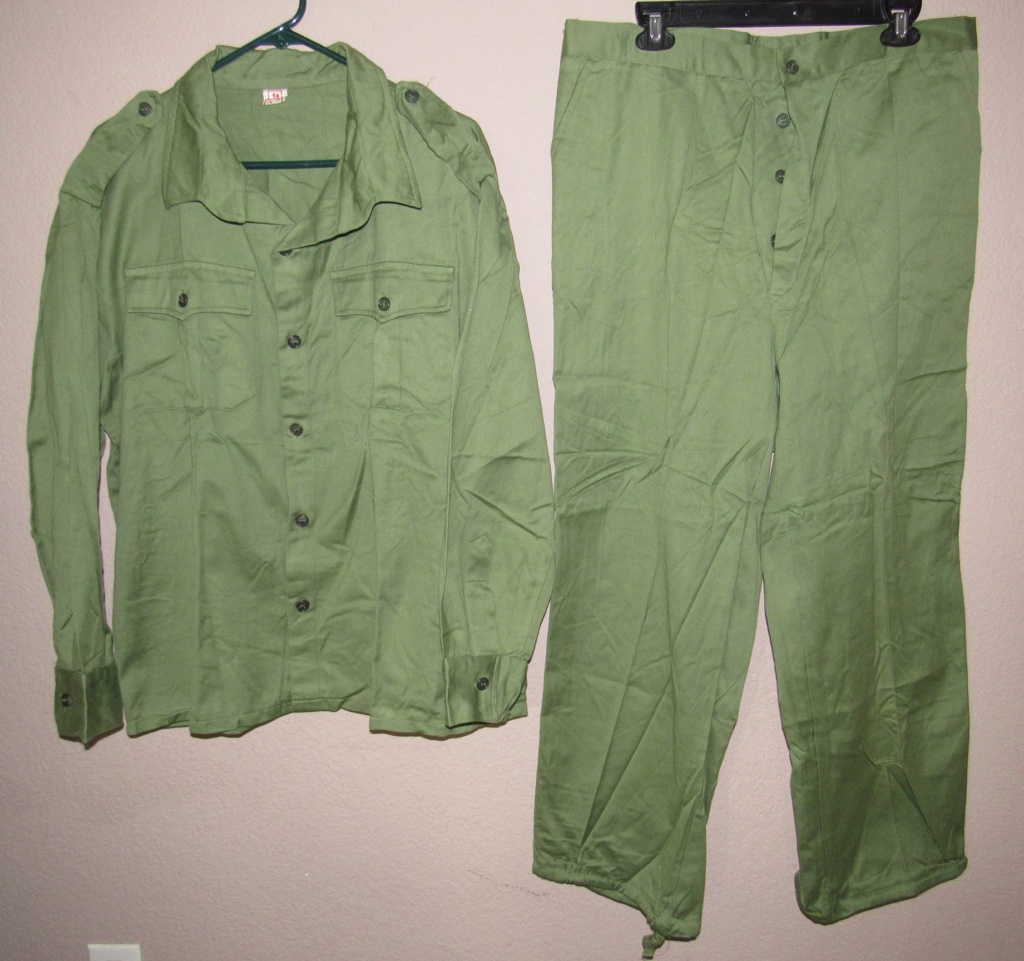 Unknown Arab green shirt and trousers Unknow23