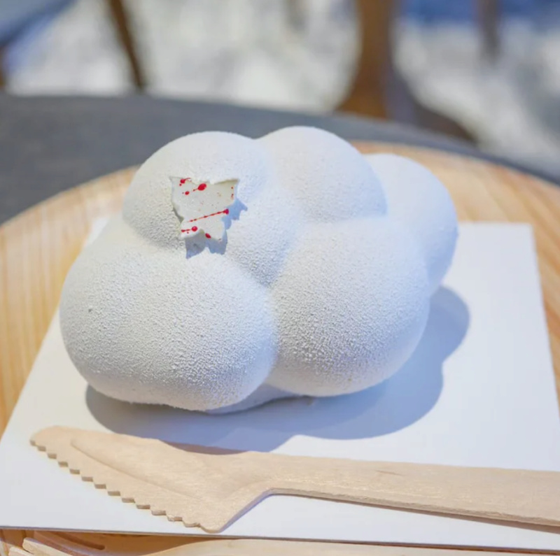 Có gì trong chiếc bánh đám mây trắng bềnh bồng nổi tiếng ở khách sạn 5 sao Nhật Bản? Ab10