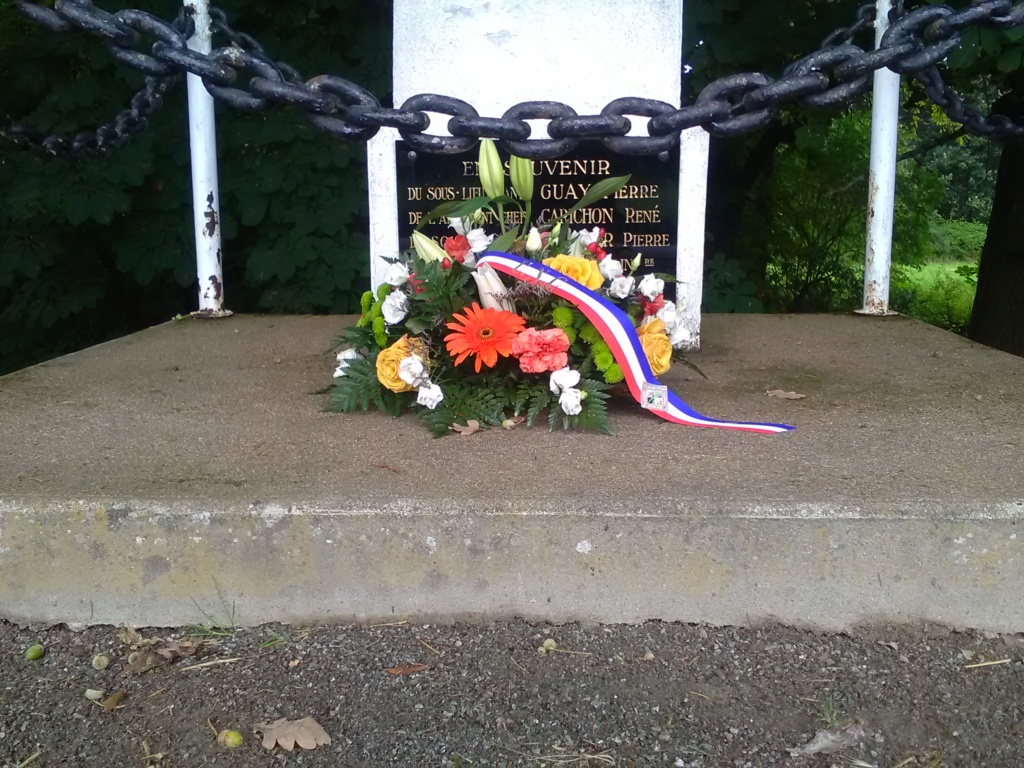 Monument à la mémoire des fusillés de la libération de Sant-Marzh-an-Olivenn Img_2771