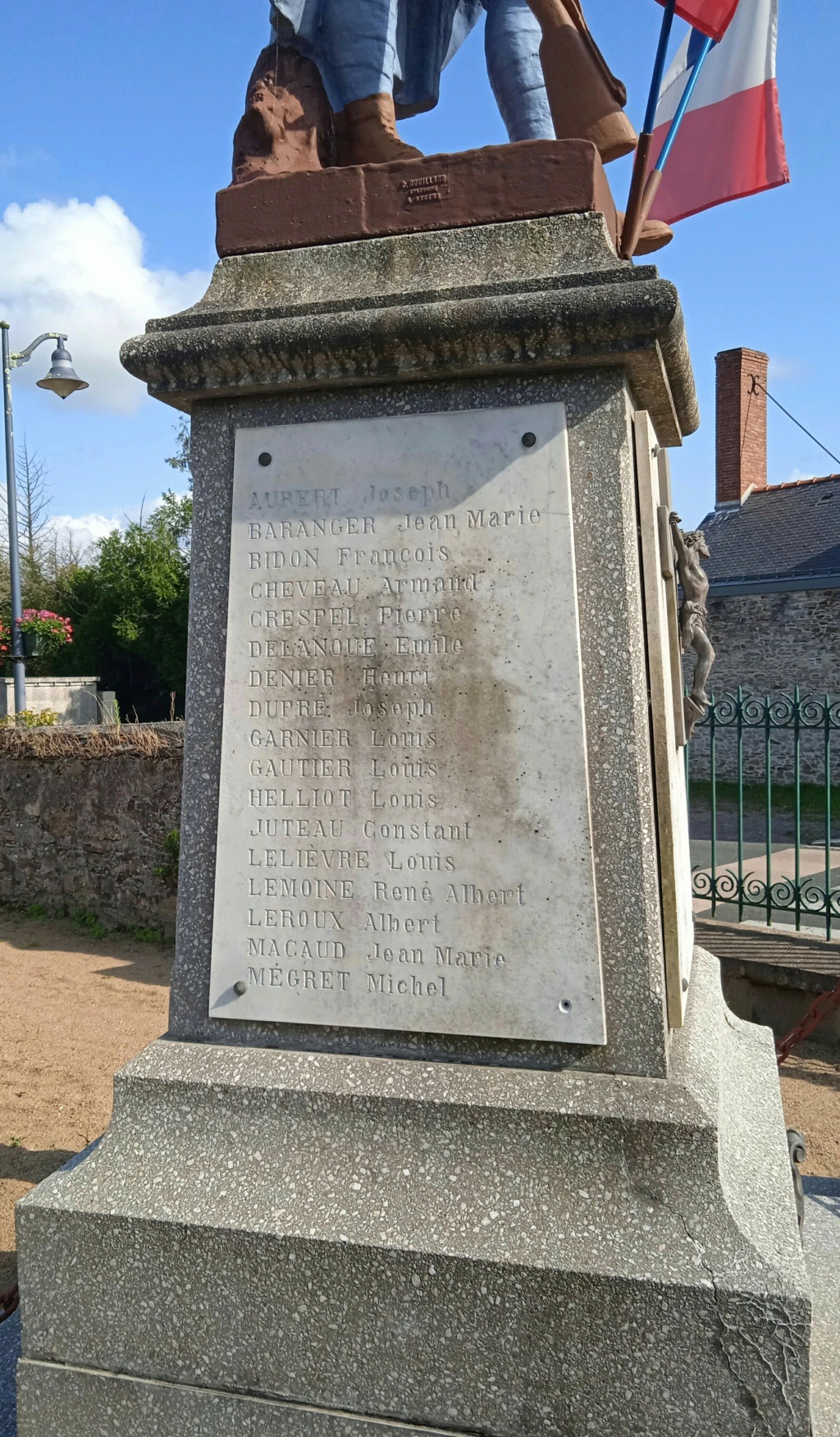 Monuments aux morts - Banvre - 44 Breizh Img_2779