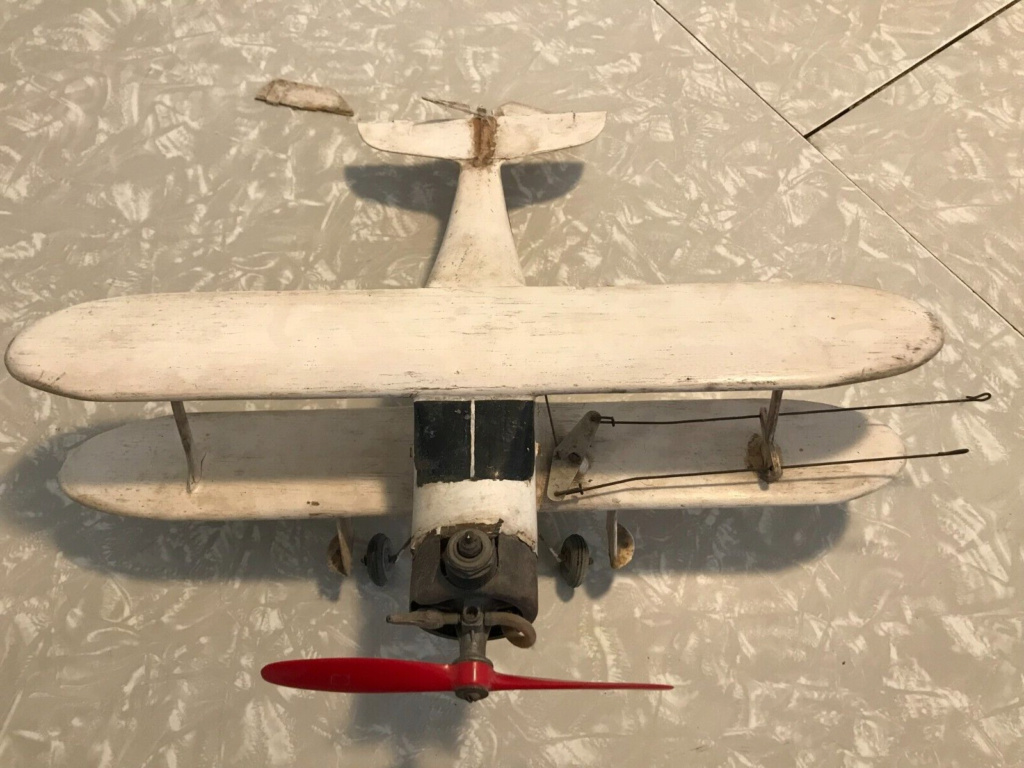 "Crashed model airplanes" Ebay_410