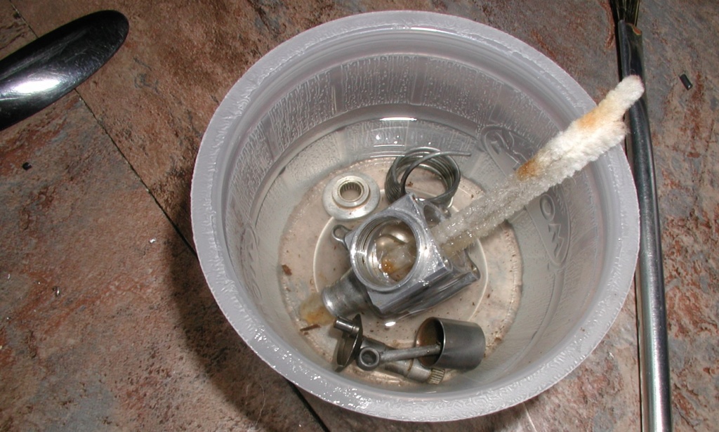 Cox P-40 engine boil P1010199