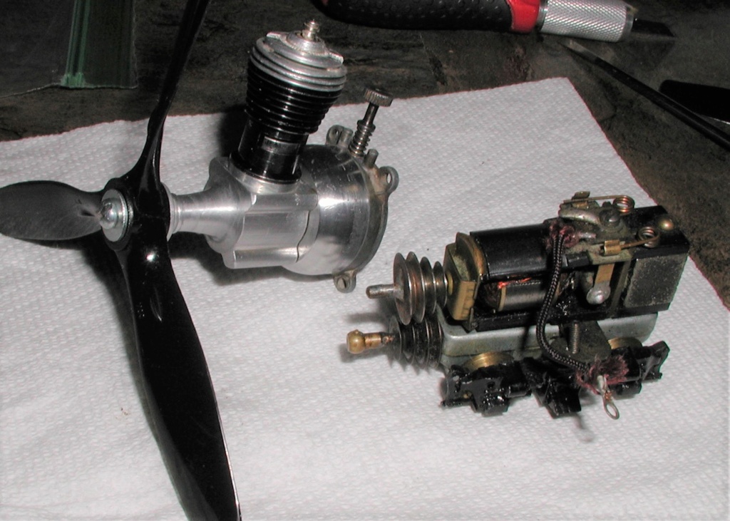 Cox P-40 engine boil P1010202