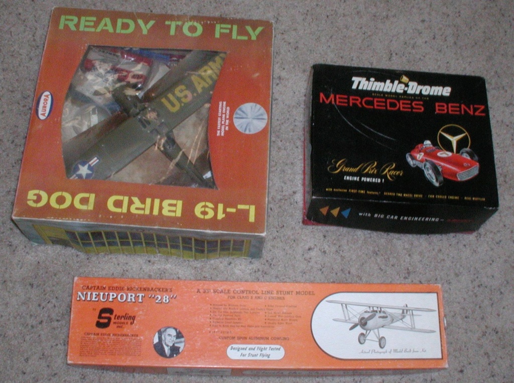 Cox Flying Saucer - Unboxing P1011082