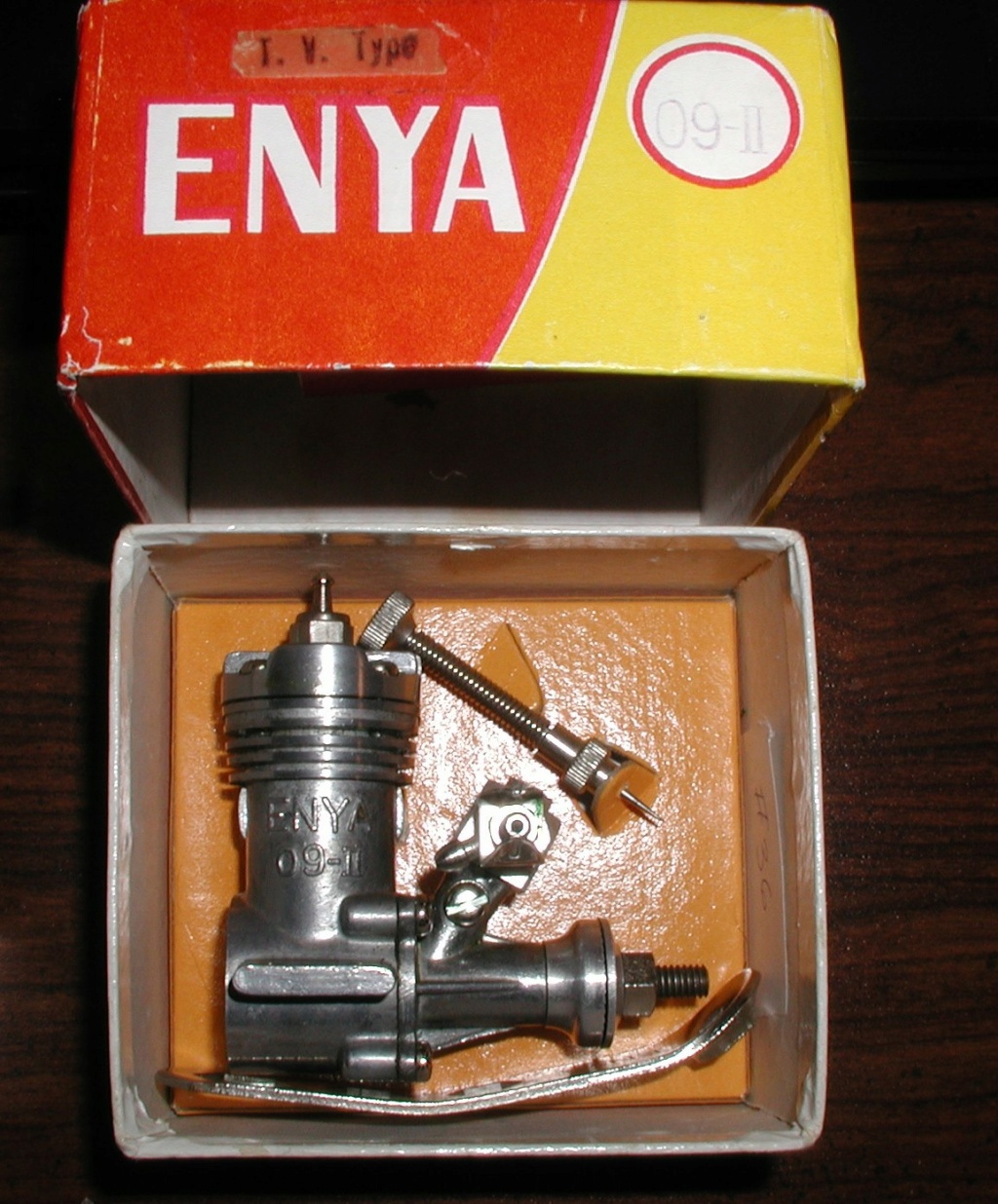 Enya .15-II TV Old Stock --- cleaned P1015008