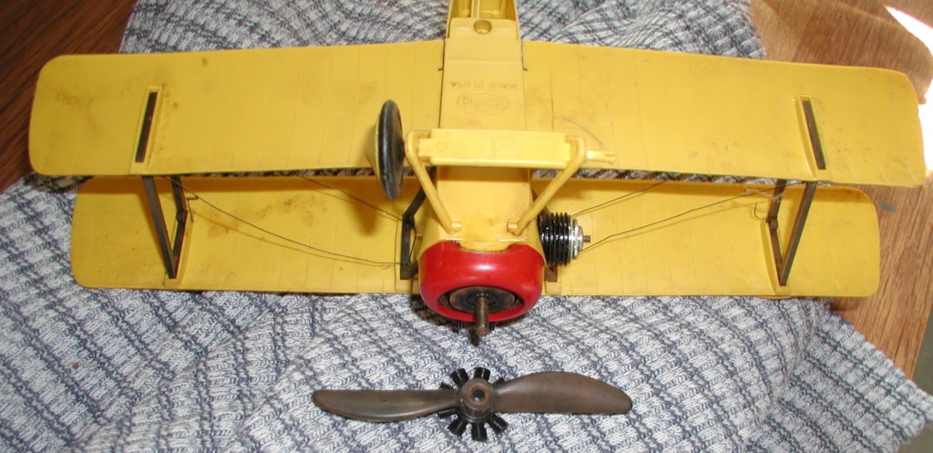 Plastic C/L model airplanes P9200015