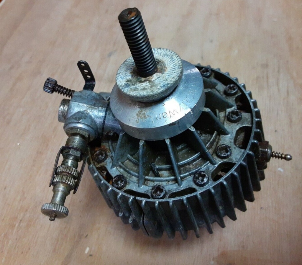 A butane torch, containers, some lead and my Graupner Wankel Wankel14