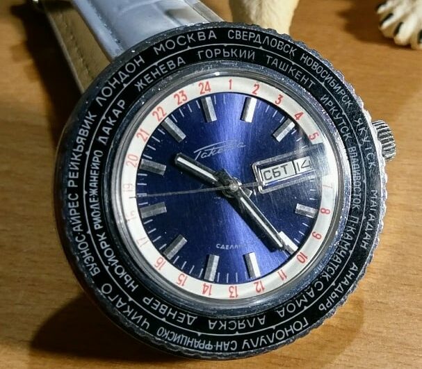 Les Raketa "Goroda" 1115