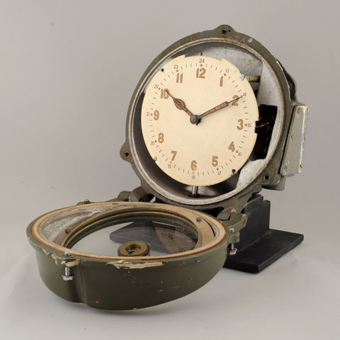 Les horloges de marine de Léningrad (3) 1423e210