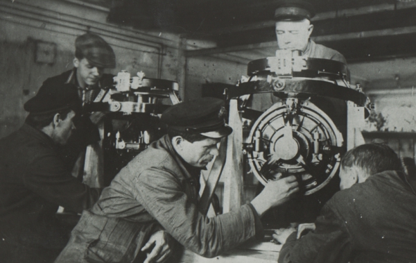 Les horloges de marine de Léningrad (2) 1933-710