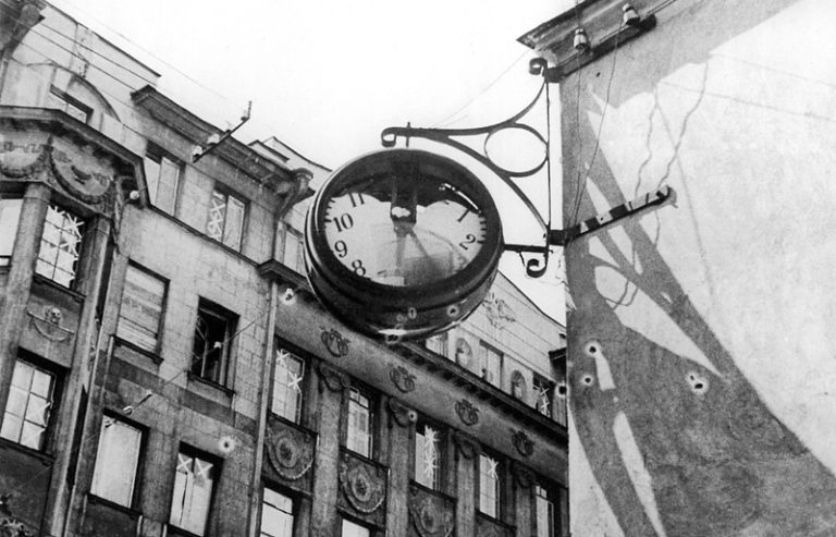 Horloges monumentales 6: L'horloge du siège de Léningrad 22292510