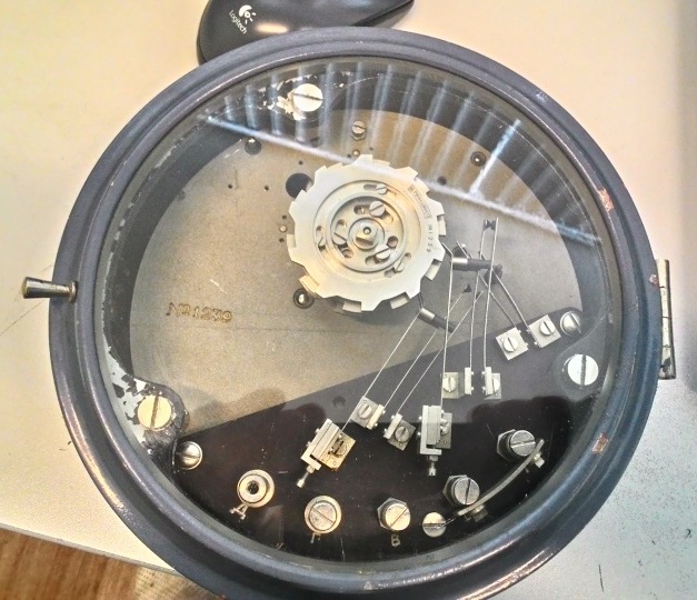 Les horloges pour radiophare 476f4b10