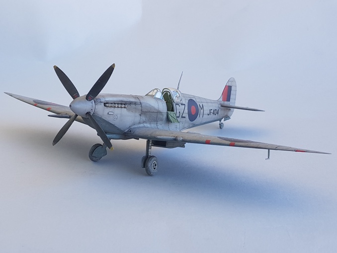 Spitfire Mk.VIII HF Eduard 1/48 - Page 2 2019-064