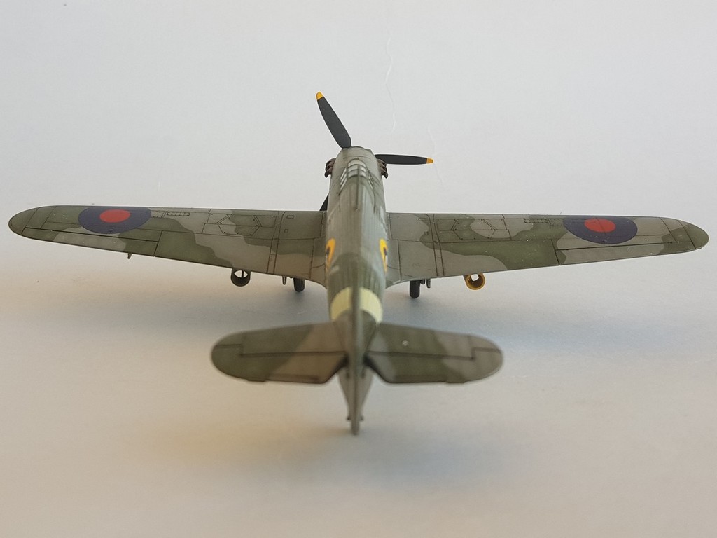 [Vitrine FAFL] Hawker Hurricane IIb du Slt Cravoisier (Maquette Fly au 1/72) Hurric73