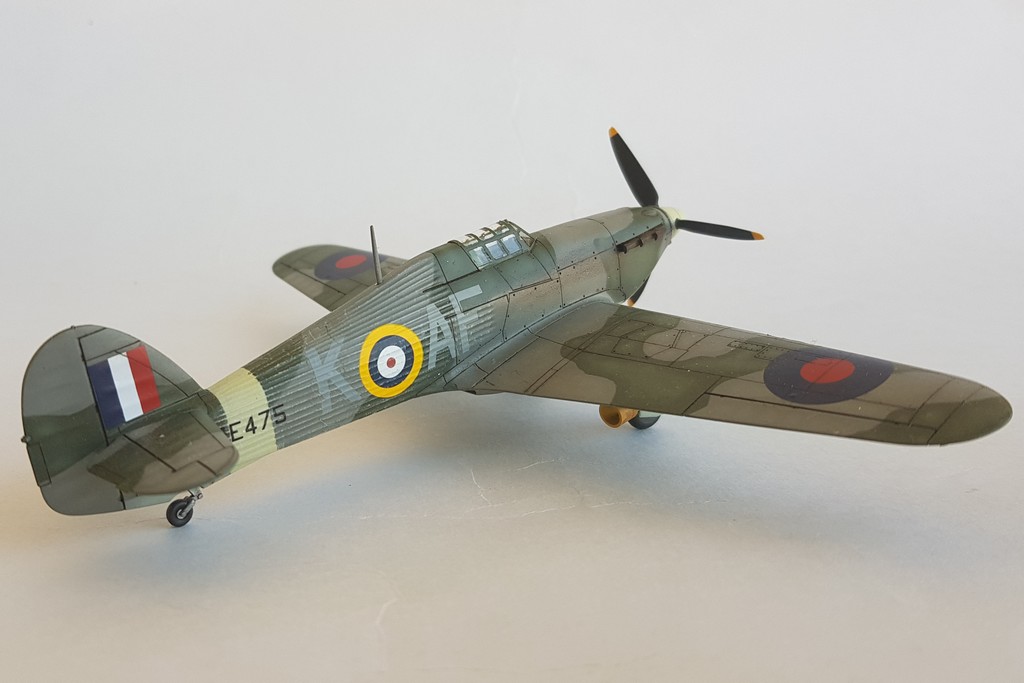 [Vitrine FAFL] Hawker Hurricane IIb du Slt Cravoisier (Maquette Fly au 1/72) Hurric74