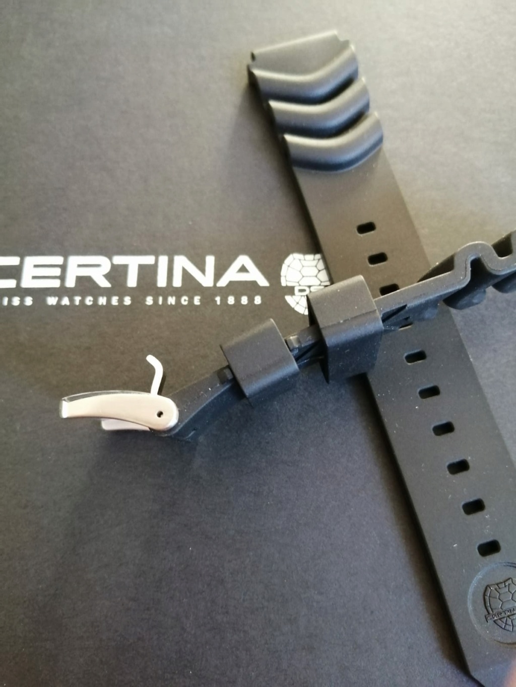 Revue : Certina DS Super PH500m, une plongeuse qui ne manque pas de PEPS ! Img-2030