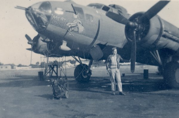 B-17 F Revell au 1/48 en vol... Pp-mea10
