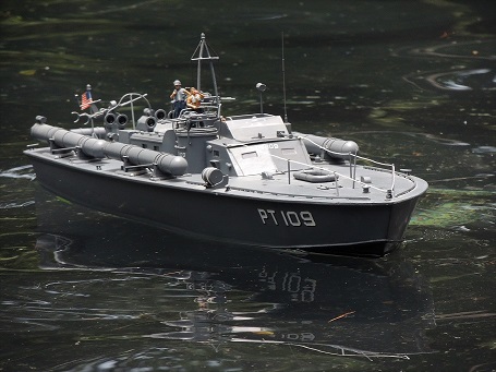 Lancha torpedera PT 109 5r16