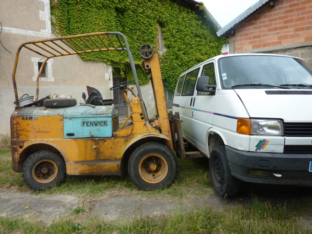 Echange : Chariot élévateur FENWICK 5 tonnes, contre tracteur à chenilles P1030612