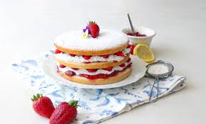 Gâteau au citron, fraises et crème de coco Gzetea40