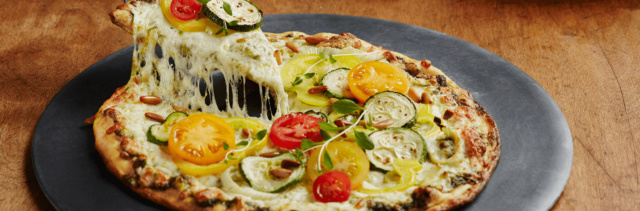 Pizza aux légumes d’été et aux tomates Pizza_11