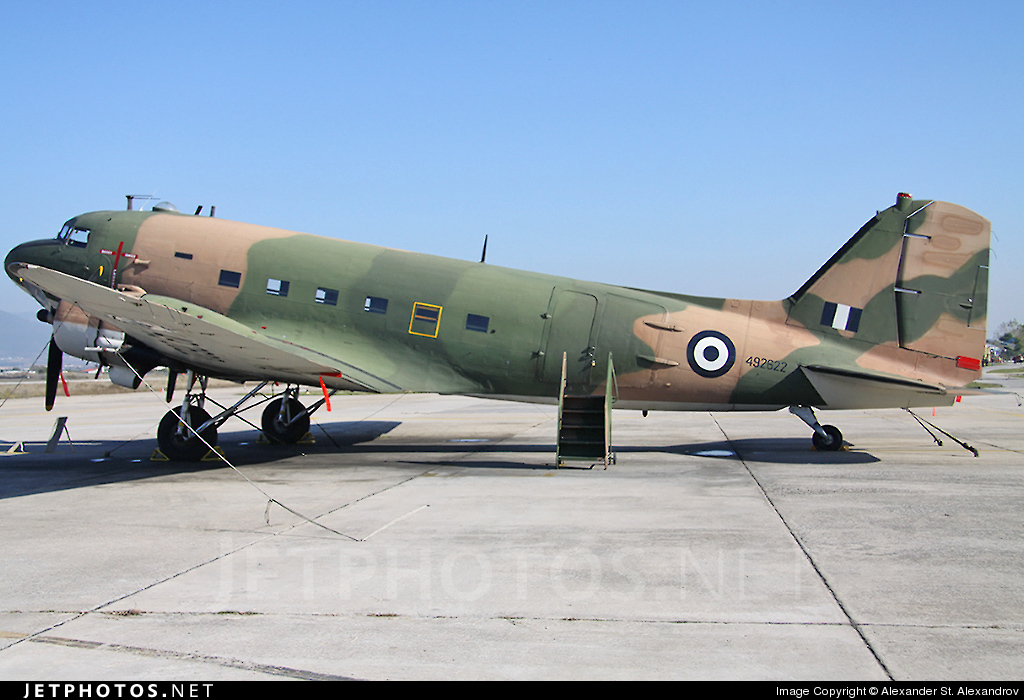 [Italeri] C-47 Skytrain 1/72. Armee de l'Air Grecque "FINI" 68734_10