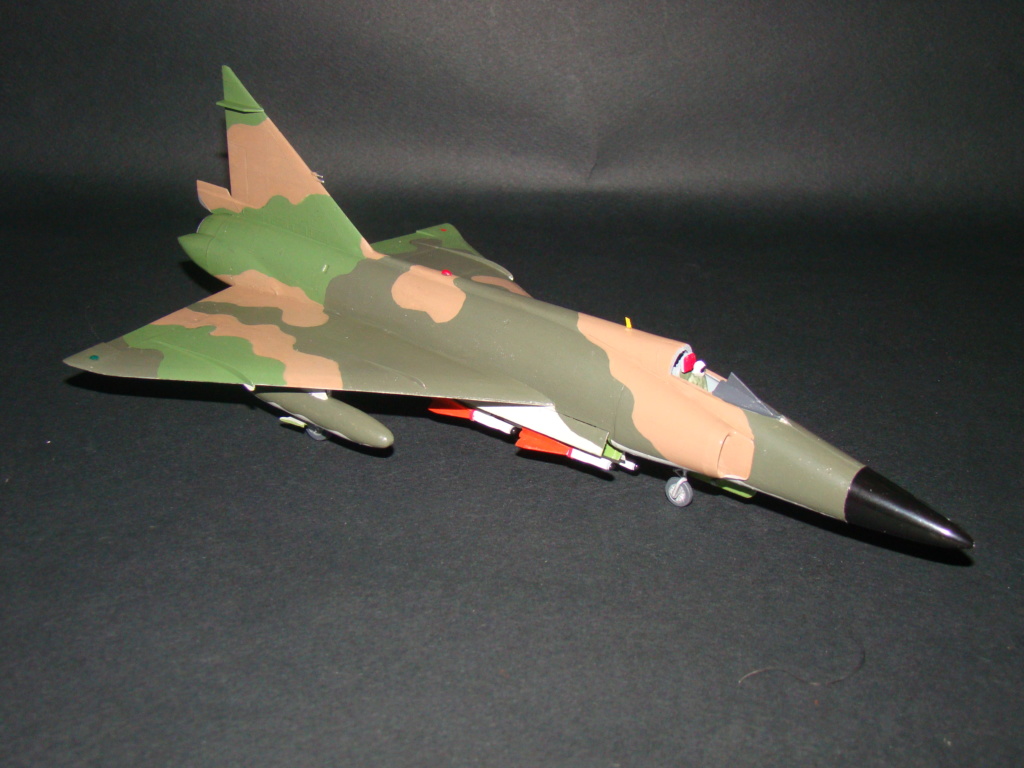 ;Minicraft-Hasegawa] F-102A Delta Dagger Grec  Dsc07153