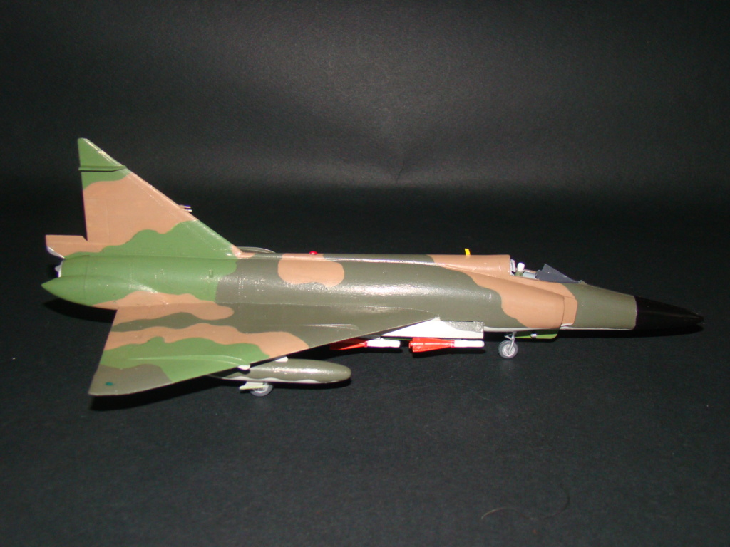 ;Minicraft-Hasegawa] F-102A Delta Dagger Grec  Dsc07156