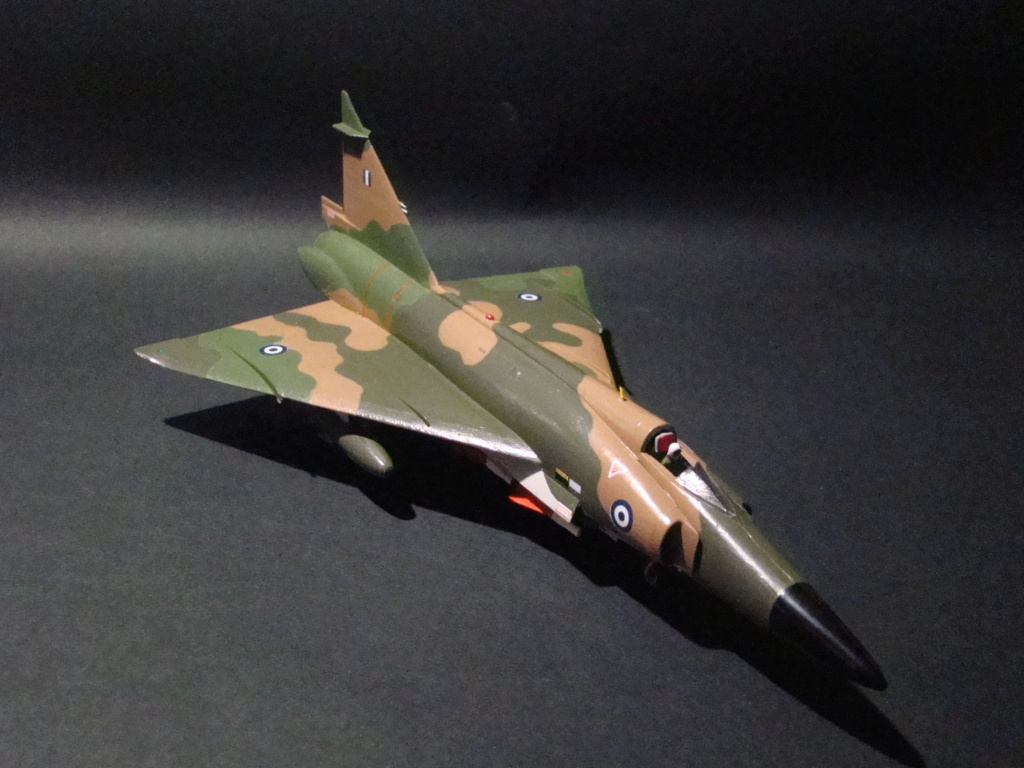 ;Minicraft-Hasegawa] F-102A Delta Dagger Grec  Dsc07169