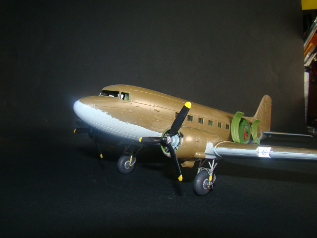 [Italeri] C-47 Skytrain 1/72. Armee de l'Air Grecque "FINI" Dsc08016