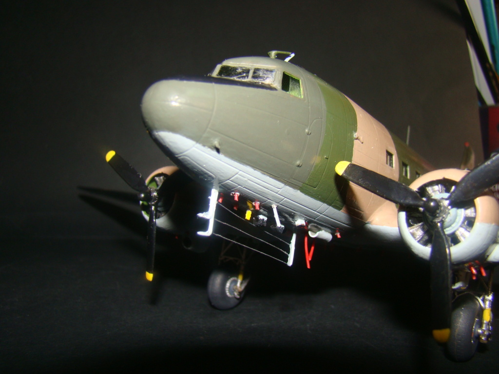 [Italeri] C-47 Skytrain 1/72. Armee de l'Air Grecque "FINI" Dsc08047