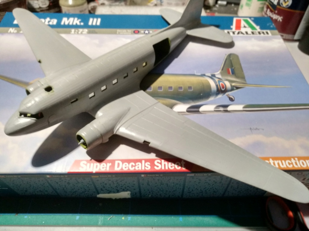 [Italeri] C-47 Skytrain 1/72. Armee de l'Air Grecque. (FINI) Img_2019