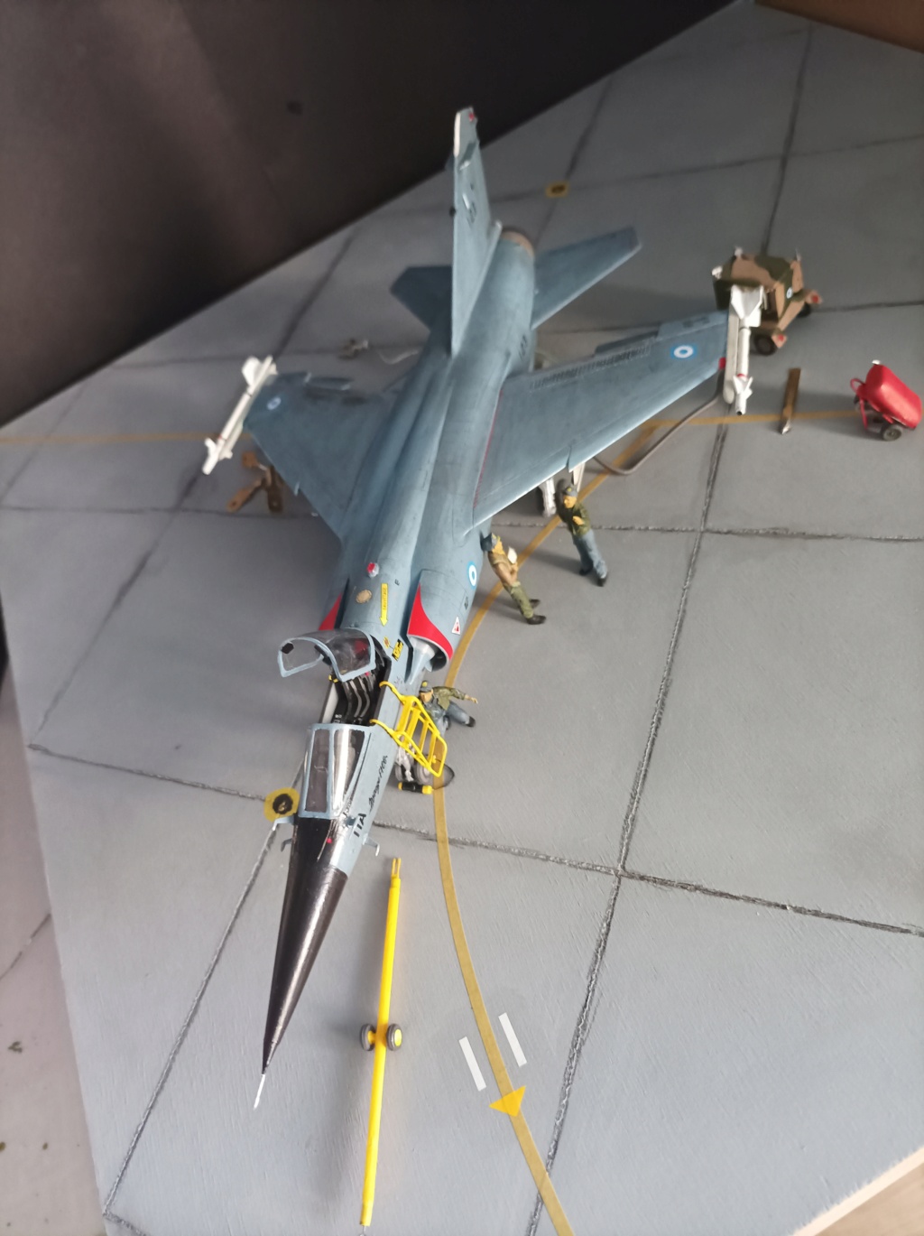 [Italeri] Dassault Mirage F 1CG HAF 1/48 Img_2089
