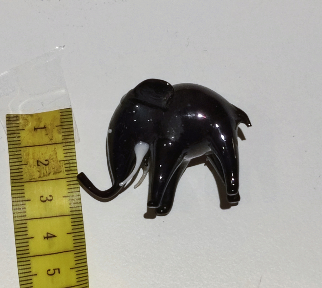 petit elephant verre Murano Img_2490