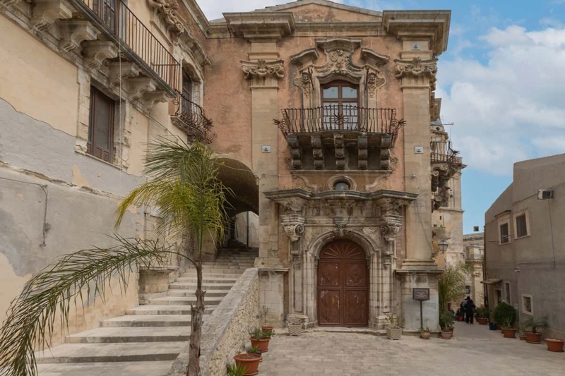 Ragusa: un incanto che è risorto dopo il terremoto Palazz17