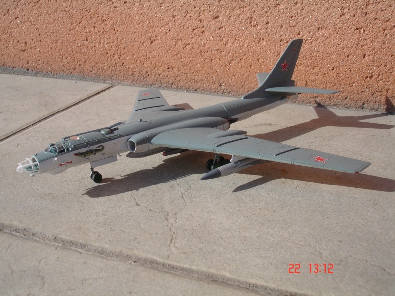 TU 16 K Badger Trumpeter 1/144 Dsc07048