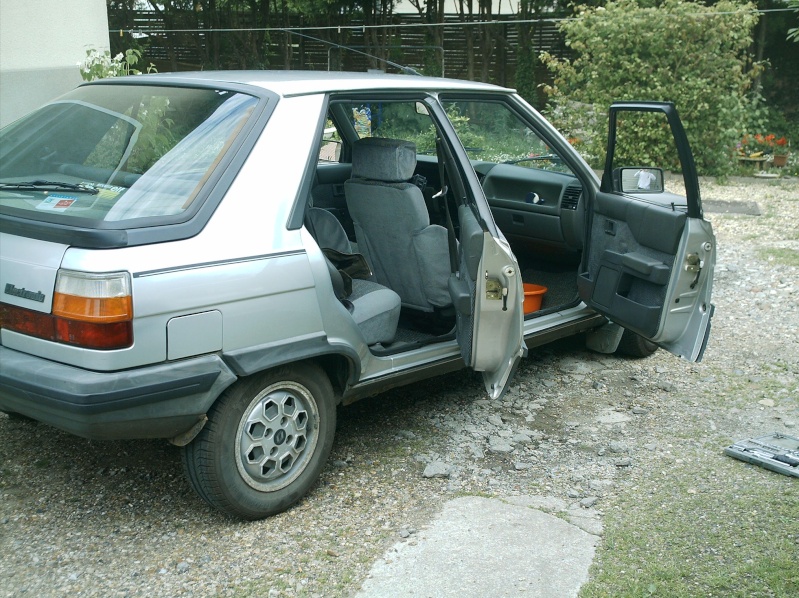 Renault 11 TXE Electronic grise de 1985 Imag0016