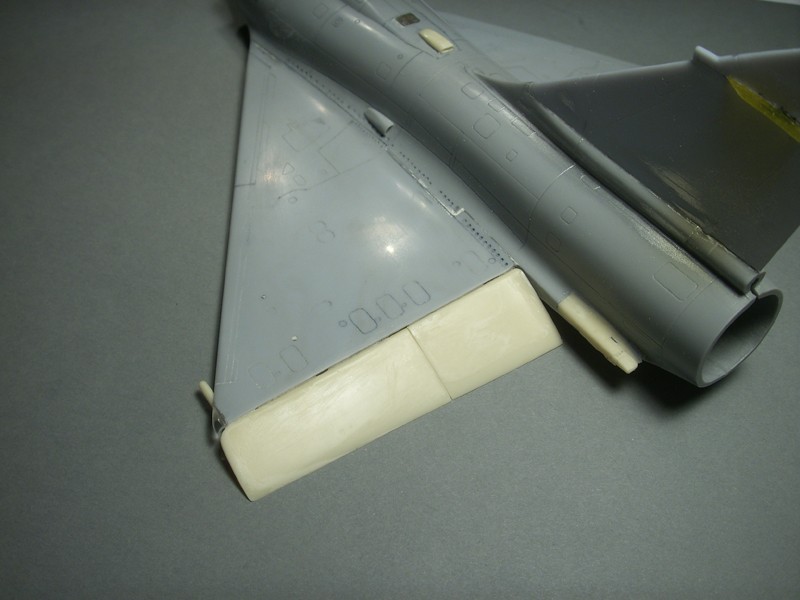 [Heller] 1/48 - Dassault Mirage 2000C  - Page 25 Pict0394